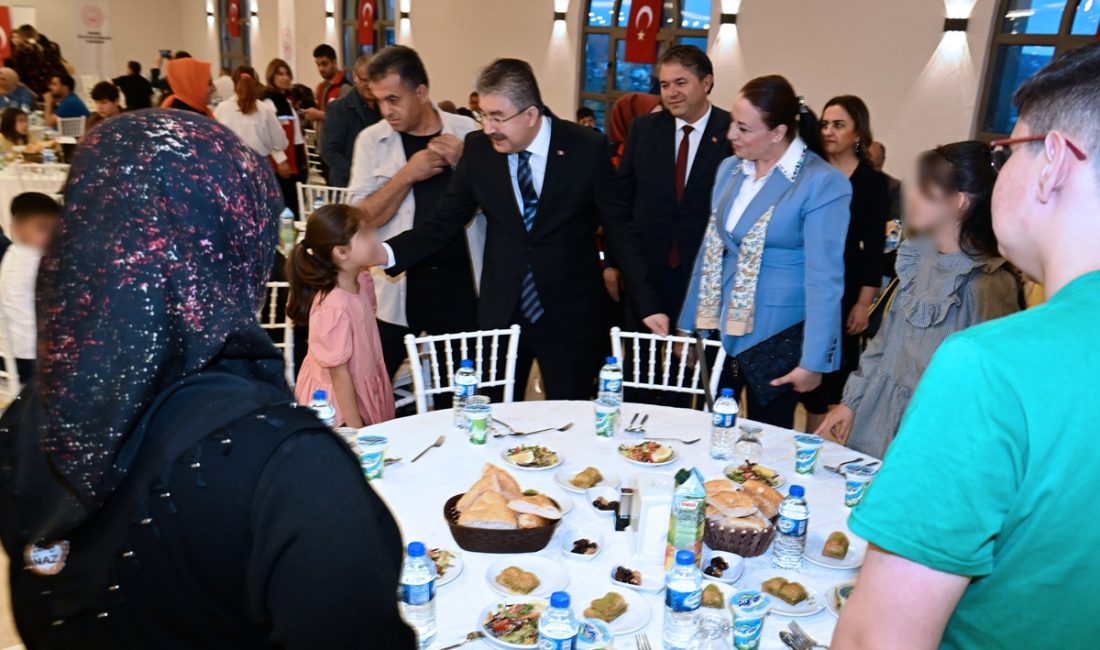Vali Dr. Erdinç Yılmaz ve eşi Doç. Dr. Şenay Yılmaz