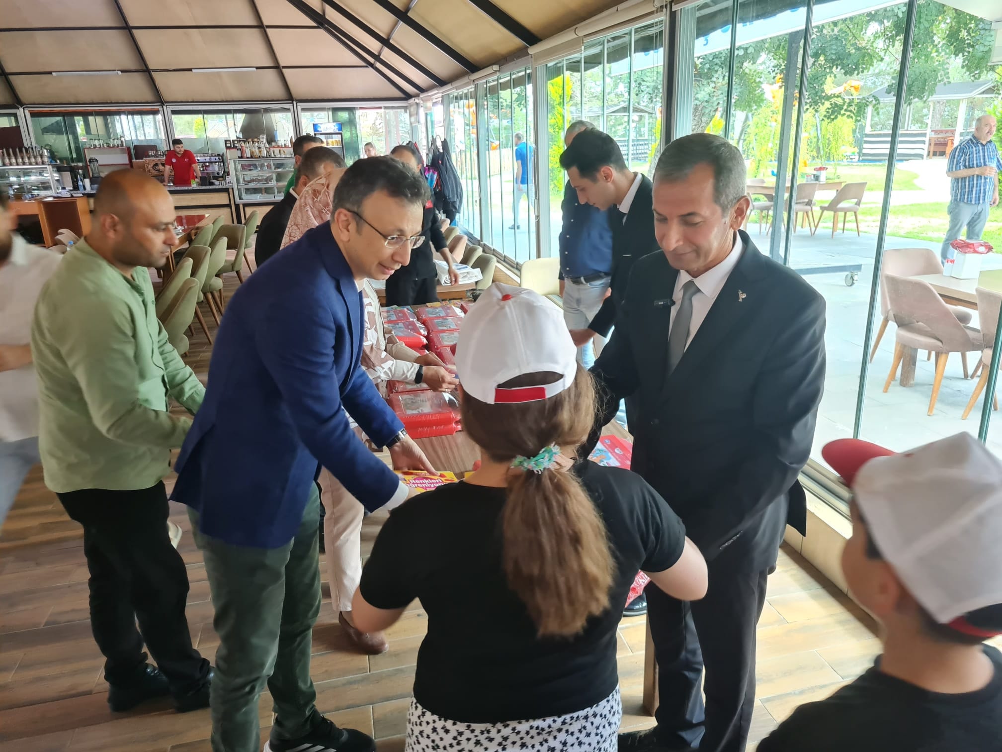 ÇOCUKLAR "23 NİSAN ŞENLİKLERİNDE" EĞLENDİ.. ÇOCUKLAR "23 NİSAN ŞENLİKLERİNDE" EĞLENDİ..
