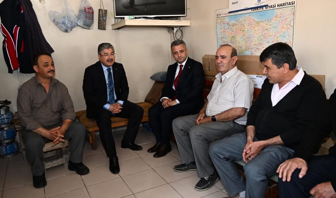 Osmaniye Valisi  Dr. Erdinç Yılmaz, esnaf ve vatandaşların hatırlarını sorarak