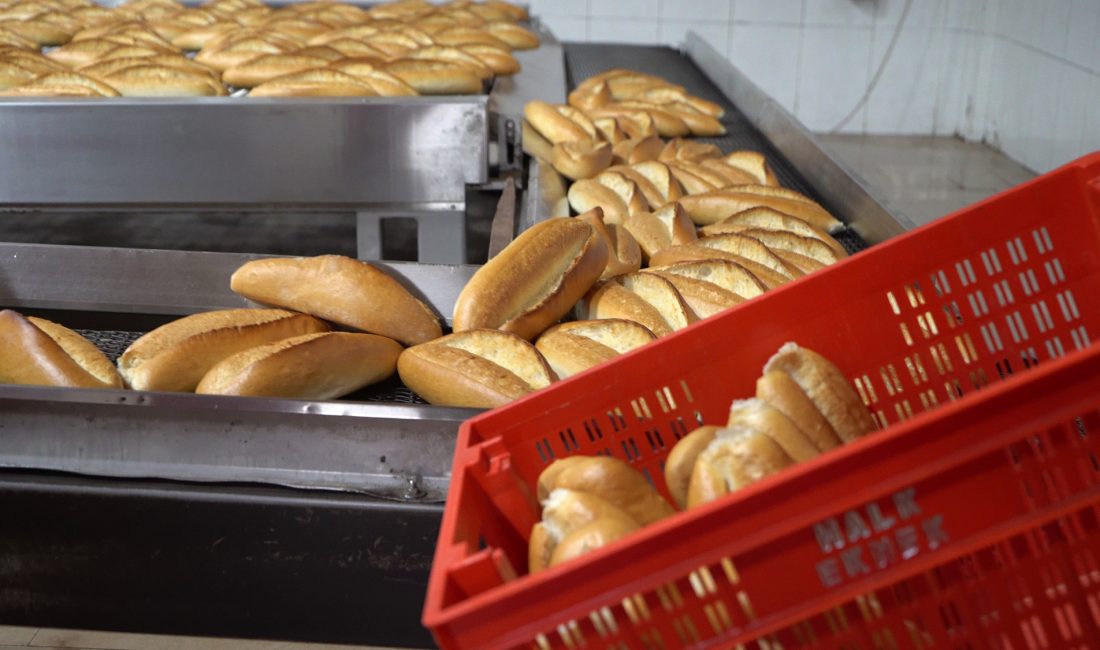 Kahramanmaraş’ta Büyükşehir Belediyesi Halk Ekmek tarafından üretilen 200 gram normal