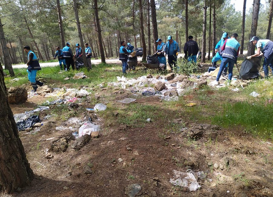 Dulkadiroğlu Belediyesi, Çevre Hassasiyetiyle Ormanlık Alanları Temizliyor