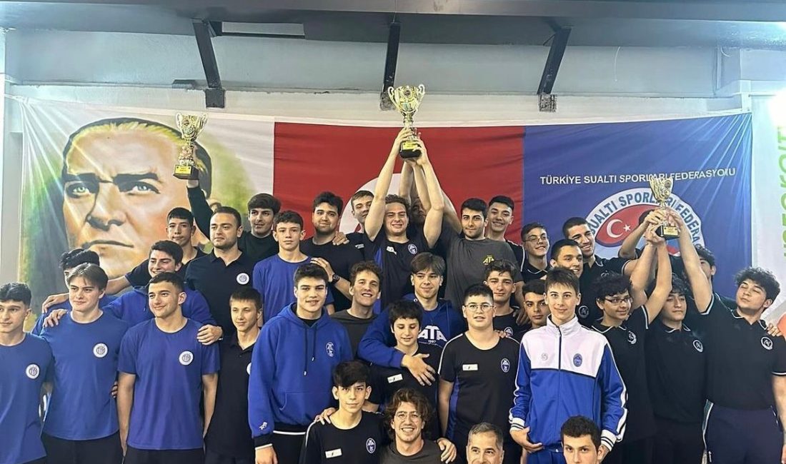 İSTANBUL, – Bakırköy Ata Spor Kulübü, İstanbul’da düzenlenen Paletli Yüzme