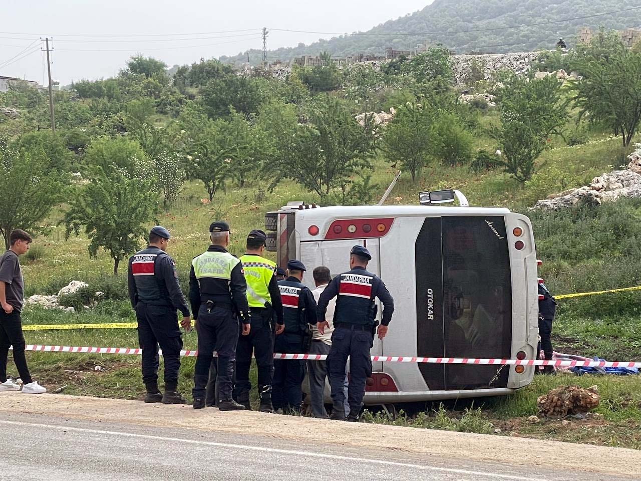 “Gaziantep’teki Midibüs Kazasında Astsubay Hayatını Kaybetti, 17 Kişi Yaralandı”