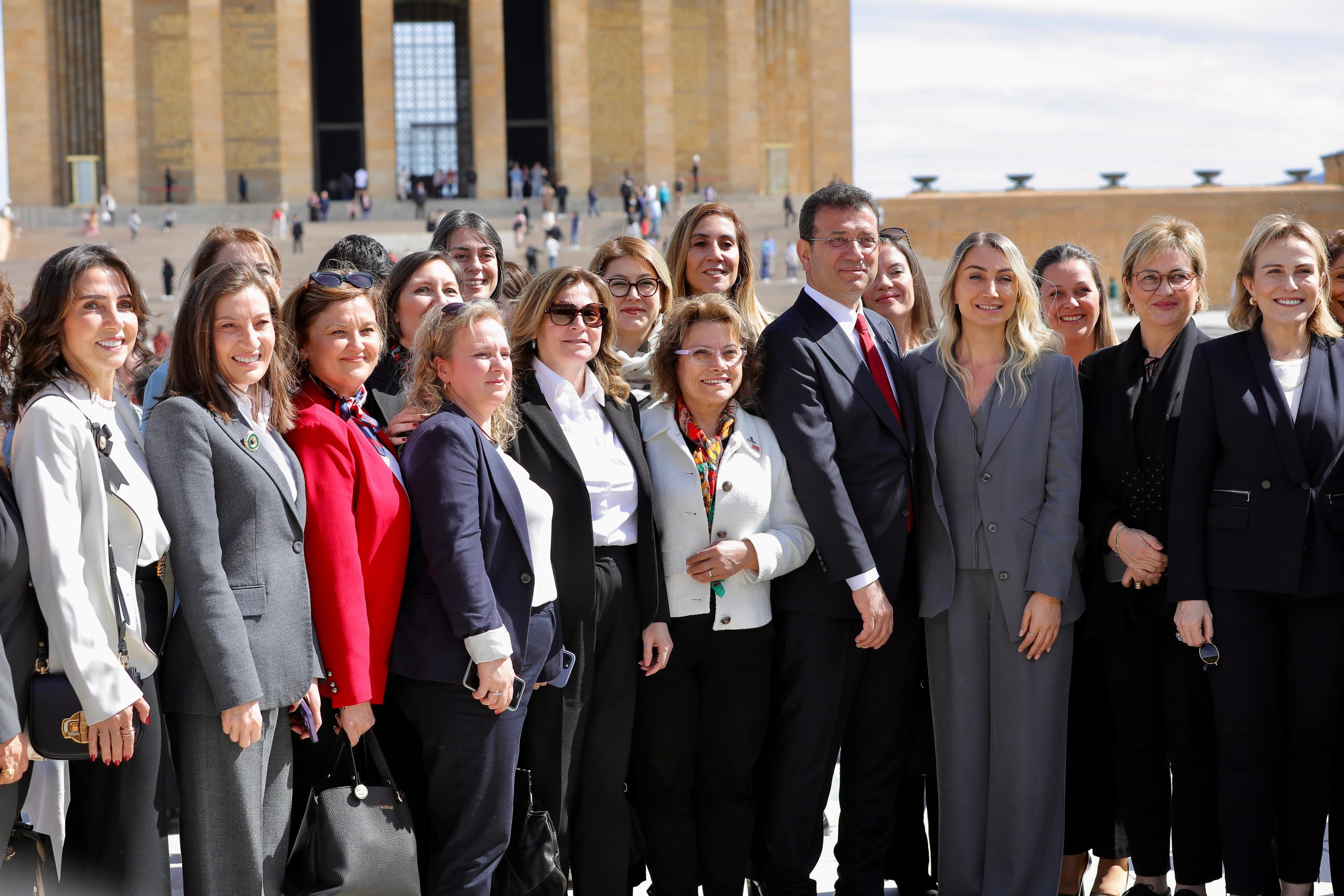 İmamoğlu, Anıtkabir'i ziyaret etti