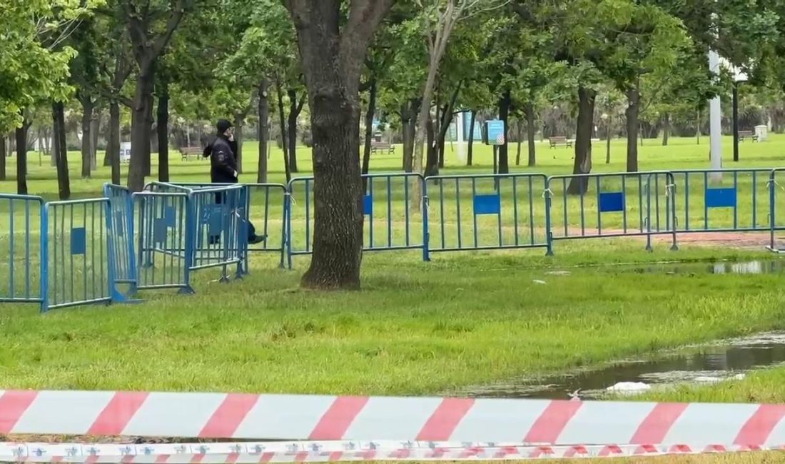 İhsan DÖRTKARDEŞ/İSTANBUL Küçükçekmece Menekşe Sahil Parkı’nda İBB tarafından yapılan kazı