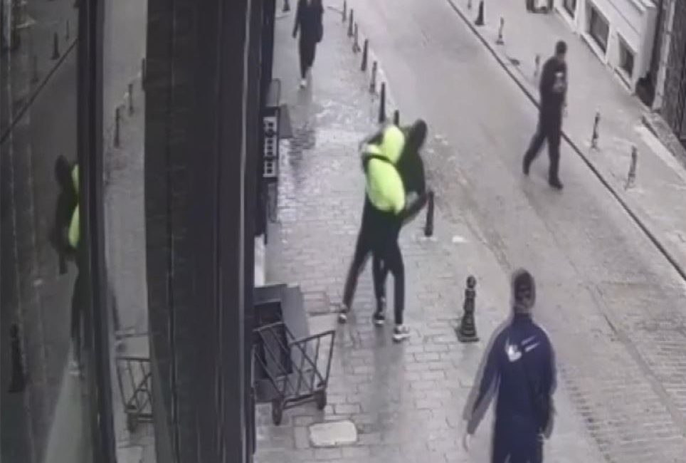 Ahmet YEŞİLMEN- Utku Can Sönmez / İSTANBUL, – FATİH’te sokak