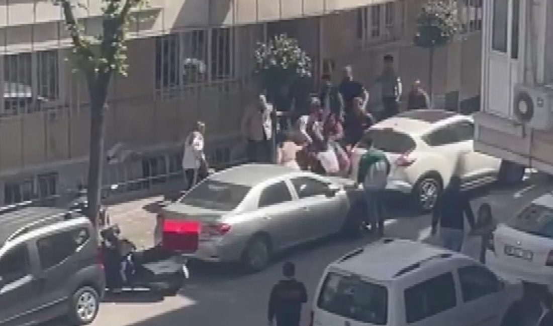 Oğuzhan CİN / İSTABUL, ZEYTİNBURNU’nda iki genç kız arasında başlayan