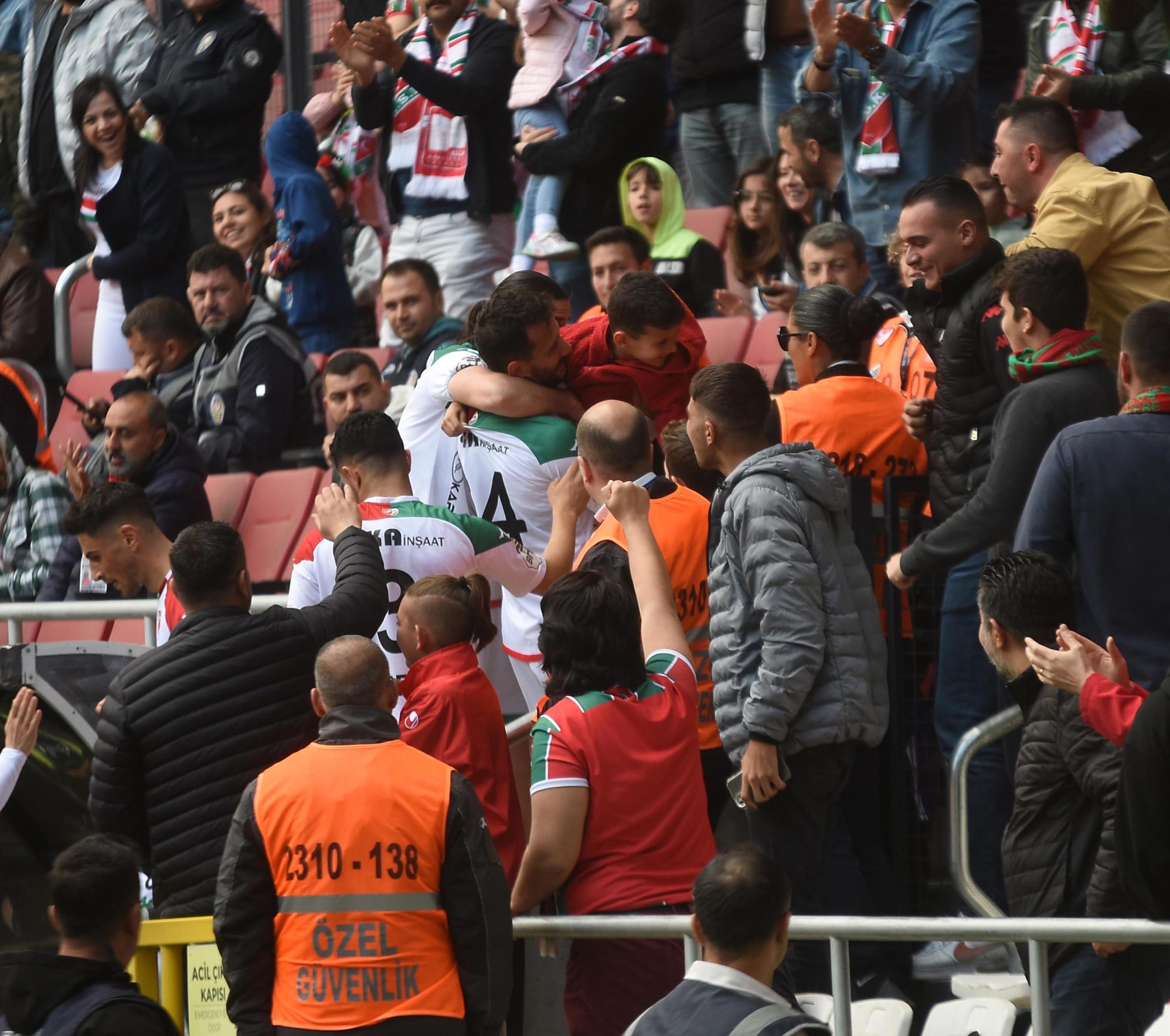 Karşıyaka - Efeler 09 SFK (EK FOTOĞRAFLAR)