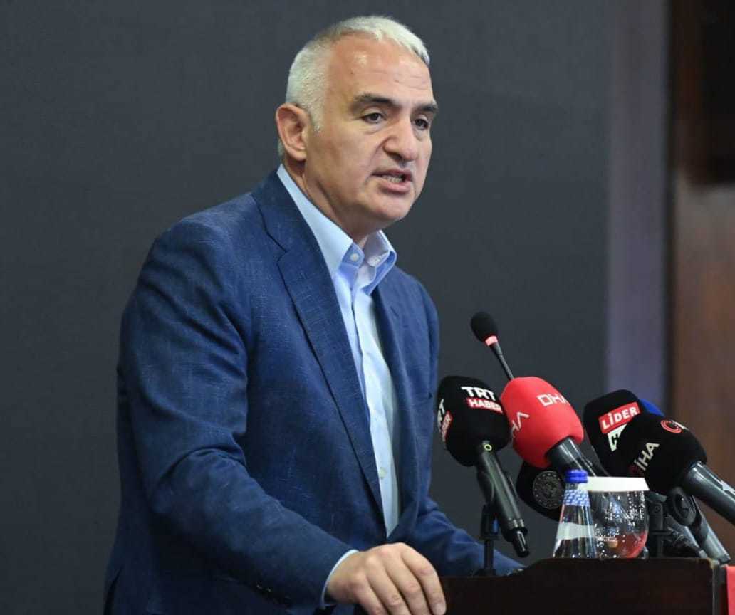 malatyada saldiriya ugrayan ogrenciye bakan ersoydan mektup ve hediye 662cf3b95d65c