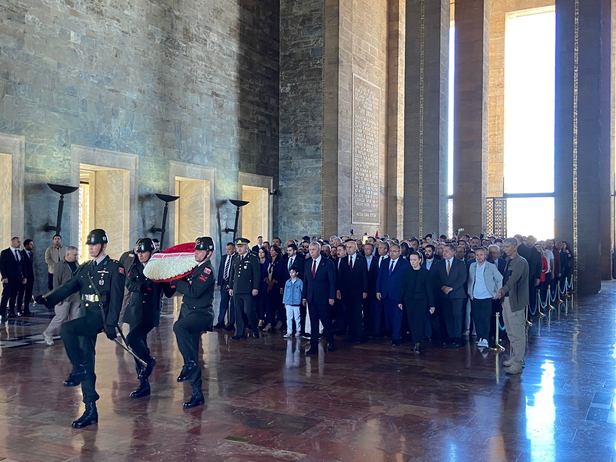 Mansur Yavaş, Anıtkabir'i ziyaret etti