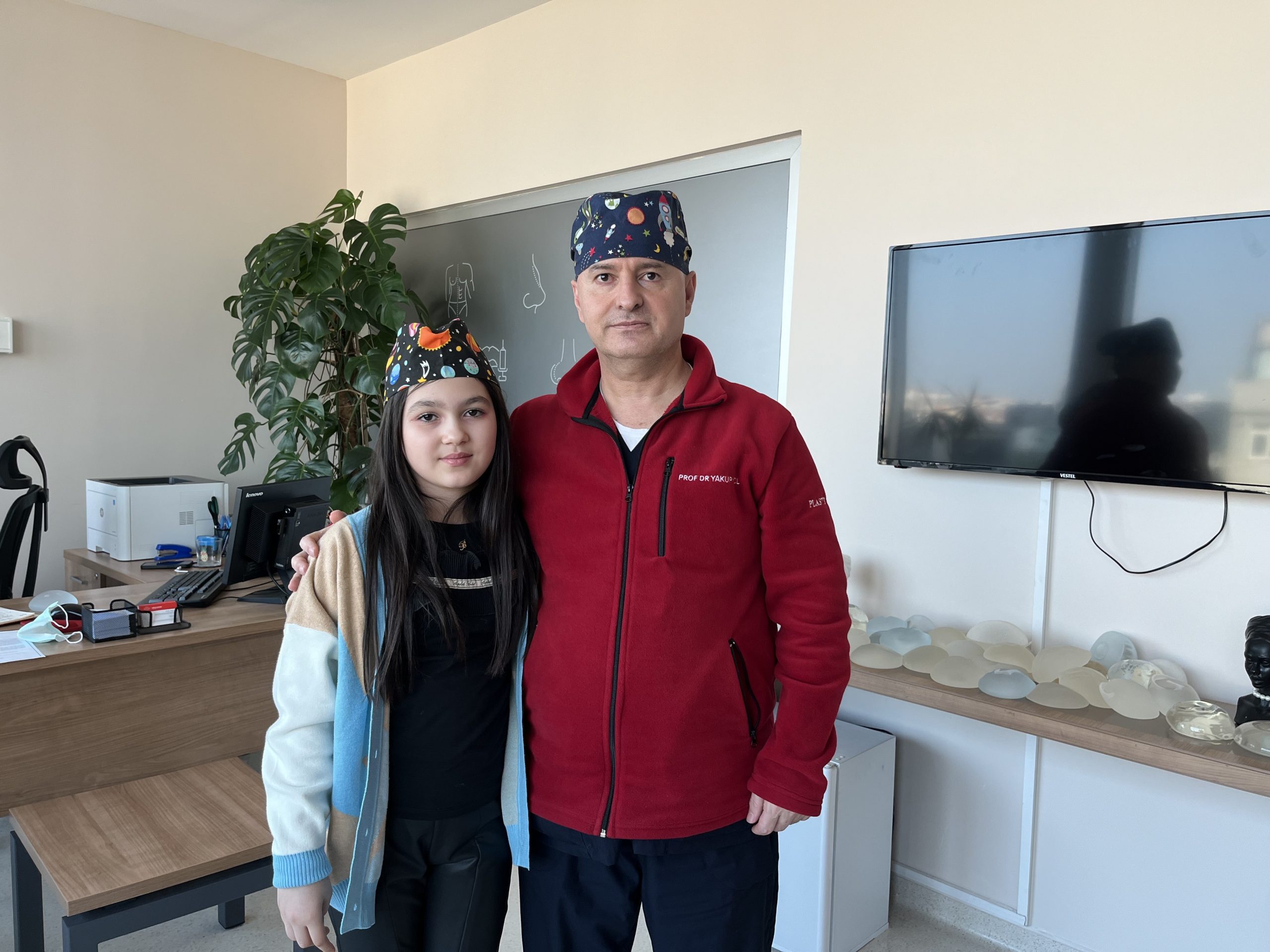 Rus hekimlerin tırnak enfeksiyonu nedeniyle kesme kararı aldığı 10 yaşındaki