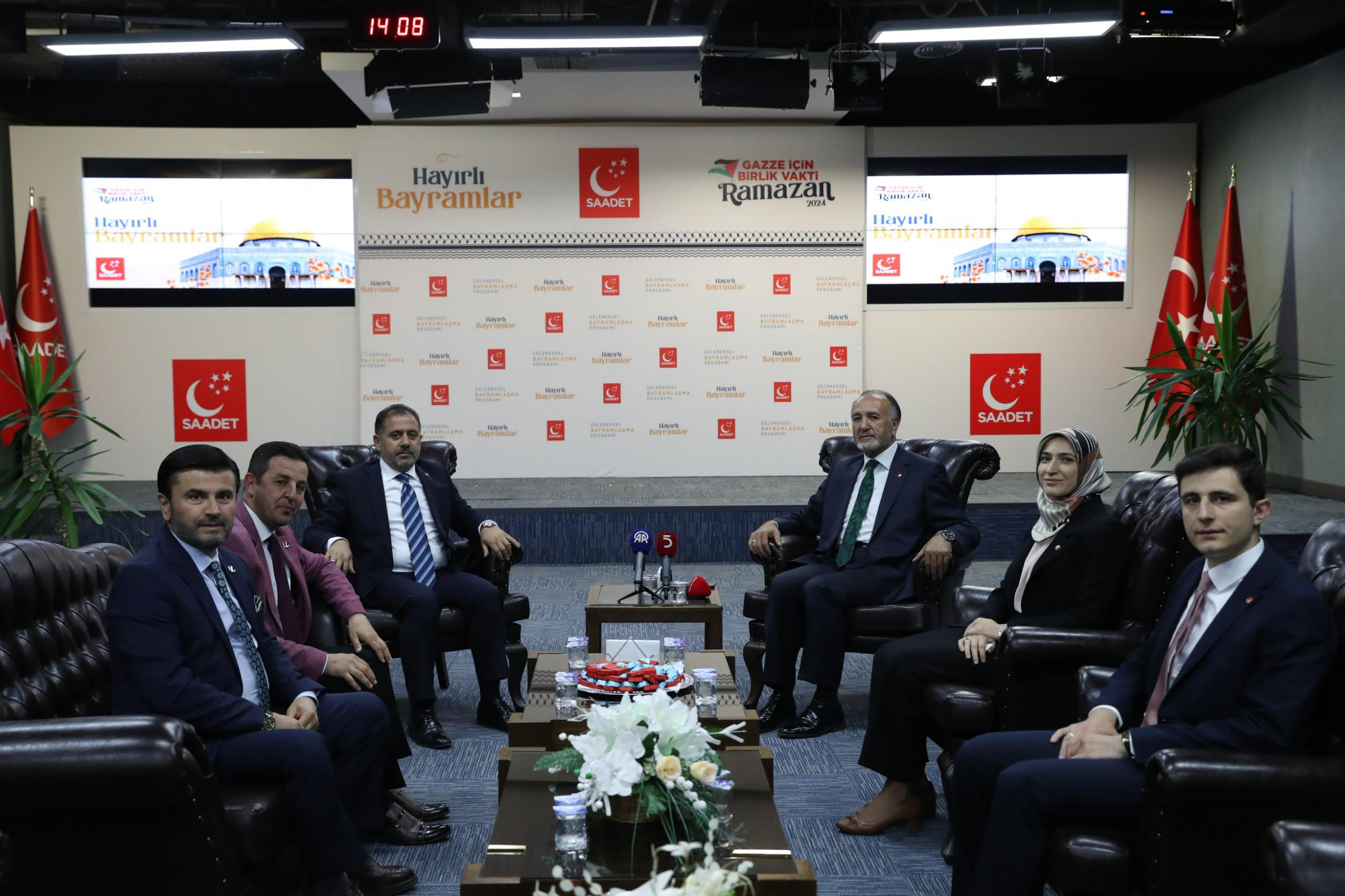 Saadet Partisi'nde bayramlaşma ziyaretleri