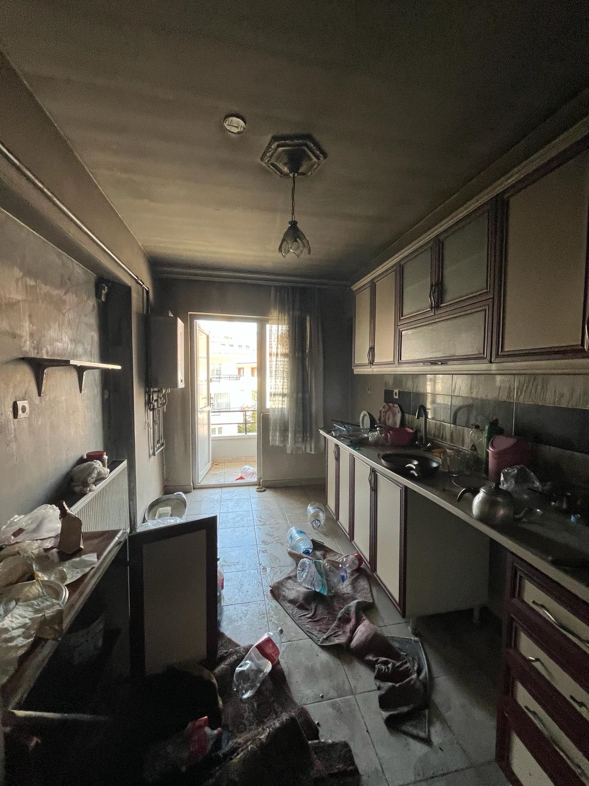 tahliye davasini kaybeden kiraci evi atese verdi 660bd5bbb6aa6