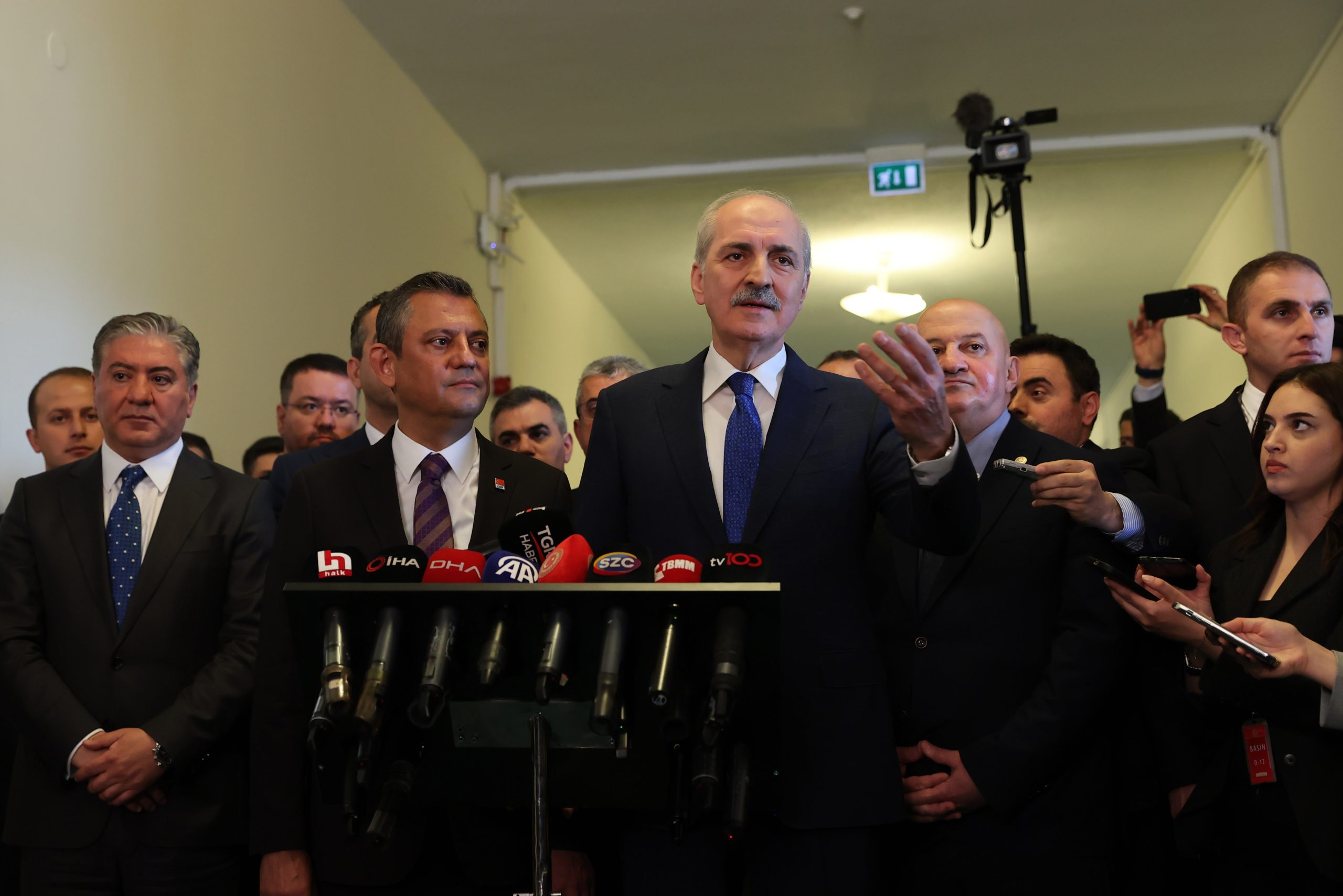 TBMM Başkanı Kurtulmuş'tan CHP'ye 'Anayasa' ziyareti