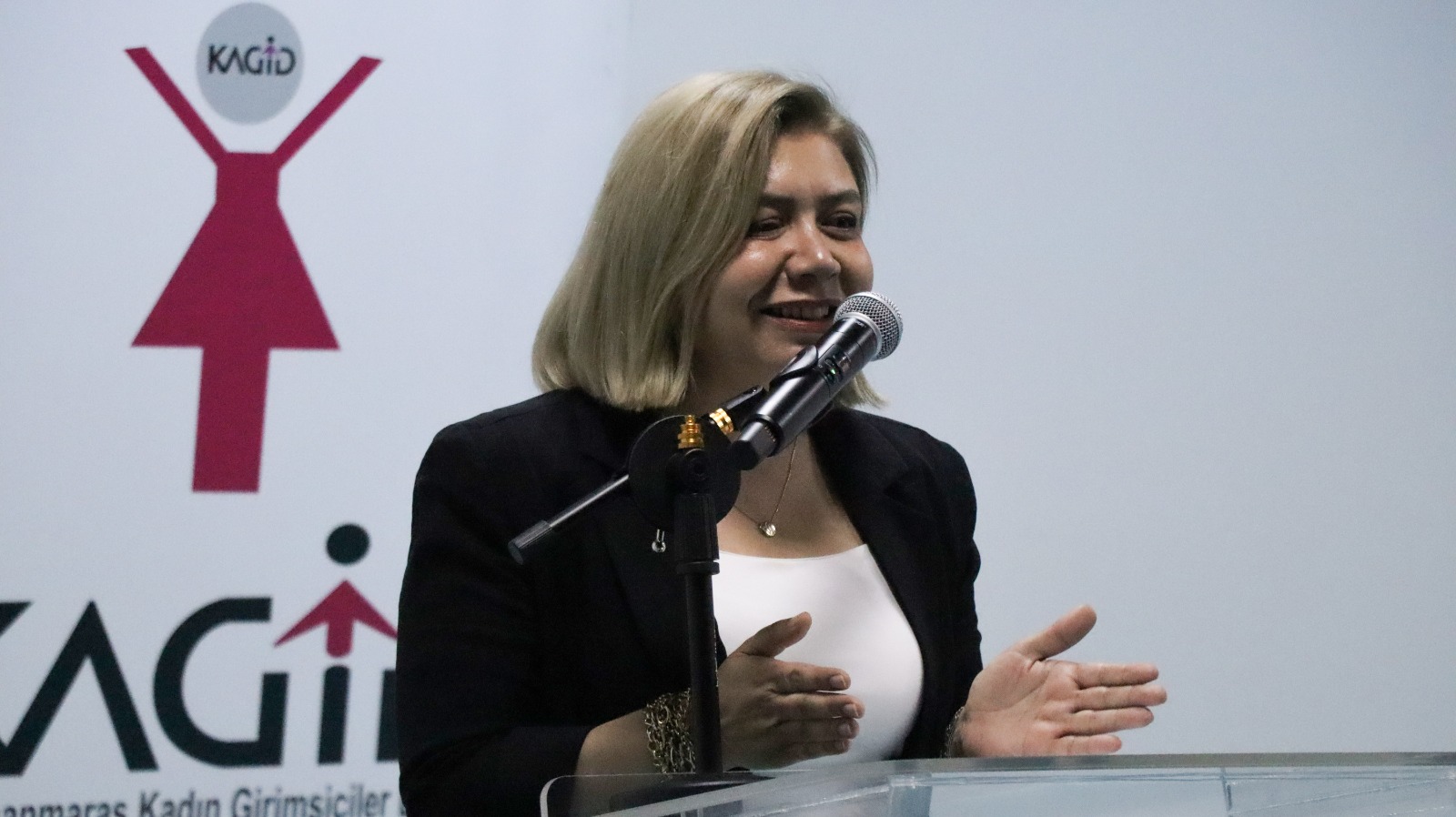 06a633ba 6a66 438b 832e 07567cf64bc4