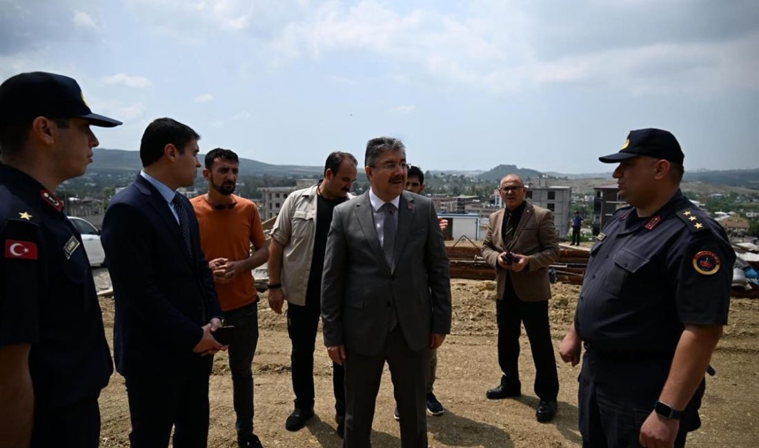 Osmaniye Valisi Dr. Erdinç Yılmaz yapımı devam eden Toprakkale İlçe