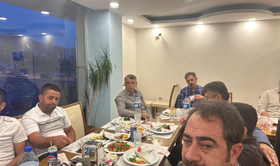 Osmaniye Müteahhitler Birliği Derneği Başkanı Şükrü Şipal ve yönetim kurulu