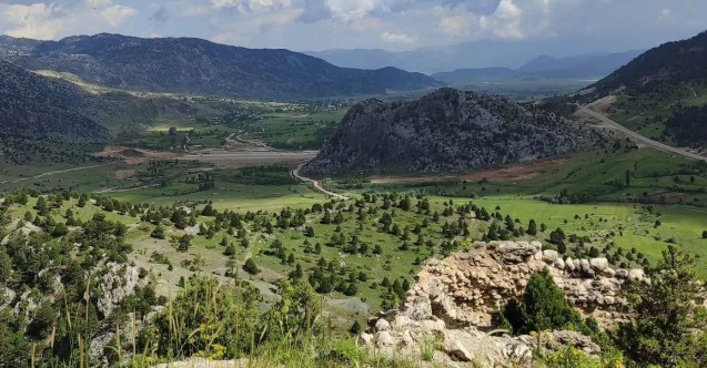 Andırın: Tarihi Kaleler, Yaylalar ve Endemik Bitkiler