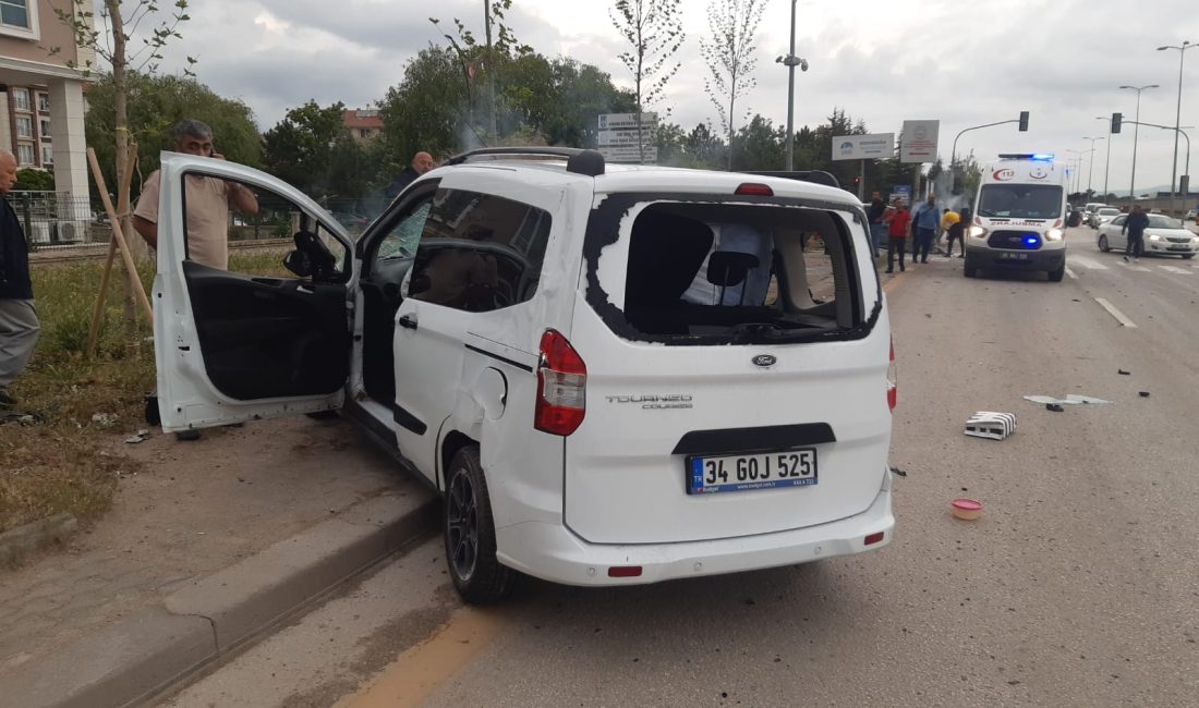 Ankara’nın Çubuk ilçesinde meydana gelen trafik kazasında hafif ticari araç