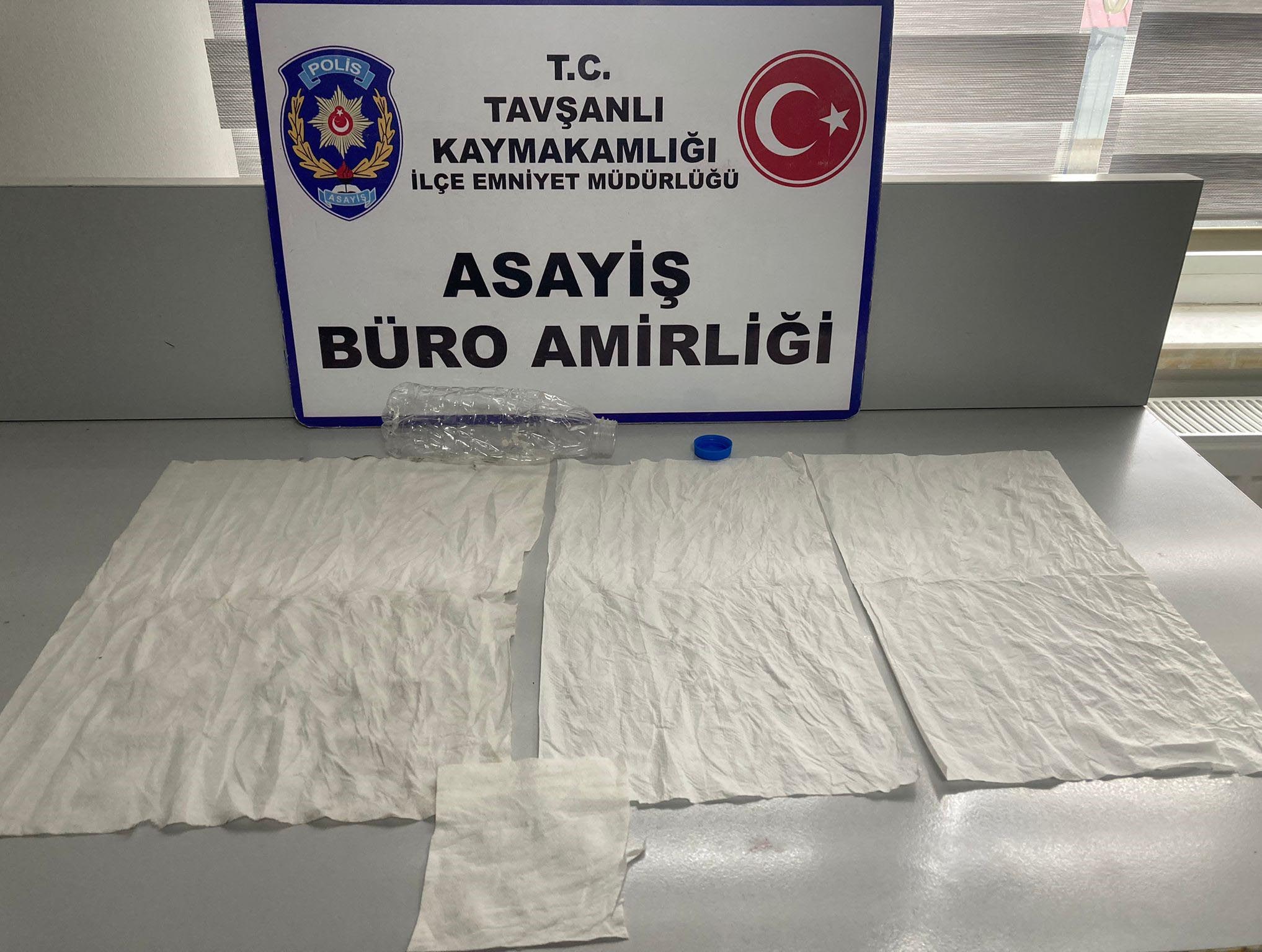 Tavşanlı'da Polis Ekiplerinden Uyuşturucu Operasyonu Tavşanlı'da Polis Ekiplerinden Uyuşturucu Operasyonu