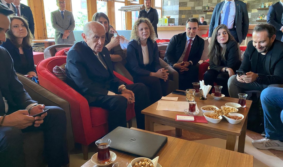 MHP Genel Başkanı Devlet Bahçeli, sokak hayvanları konusundaki tartışmalara dikkat