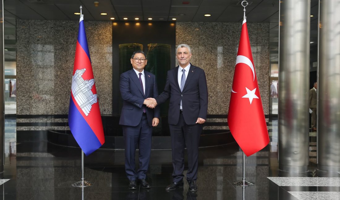 Ticaret Bakanı Ömer Bolat, Kamboçya Başbakan Yardımcısı ve Dışişleri ile