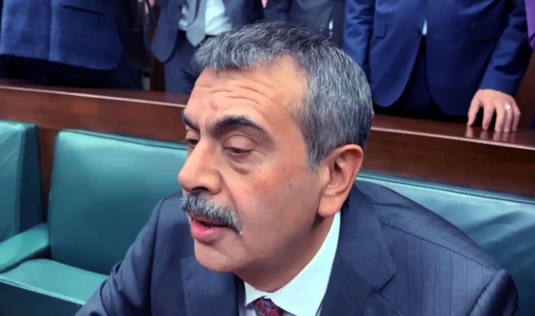 Milli Eğitim Bakanı Yusuf Tekin, yeni müfredatla ilgili yapılan eleştirilere