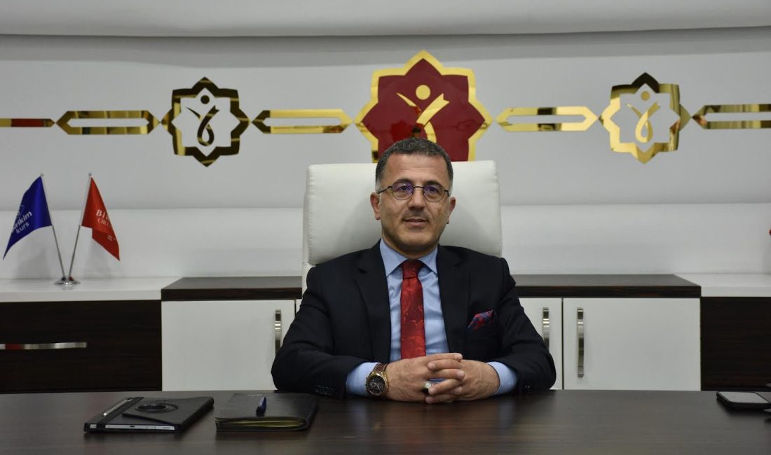Salih Eren, Birikim Okullarında uzun yıllardır çeşitli görevlerde bulunmuş bir
