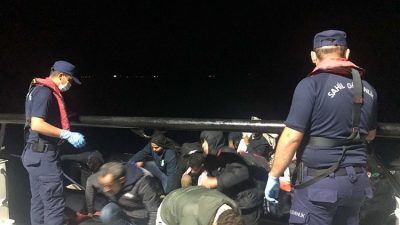 MUĞLA Bodrum’da 44 kaçak göçmen ve 1 organizatör yakalandı