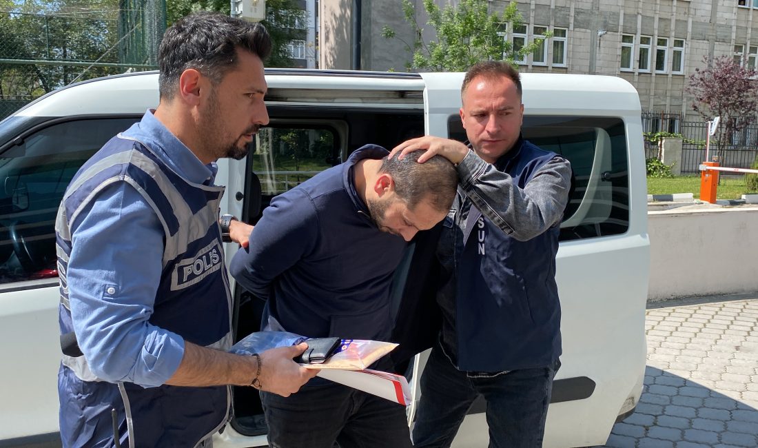 Samsun’da bir kişi, tartıştığı arkadaşının boğazını kırdığı cam bardakla kesti.