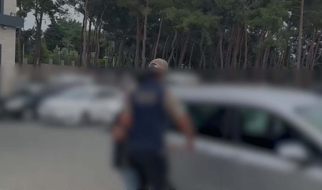 Çanakkale’de gerçekleştirilen operasyonda, PKK/KCK terör örgütü propagandası yaptığı belirlenen bir