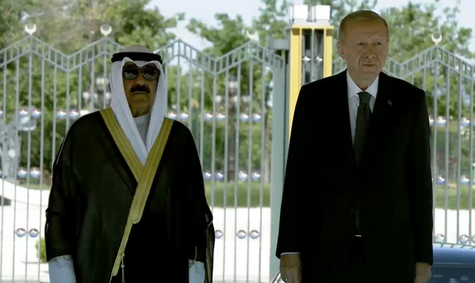 TÜRKİYE'YE KUVEYT DEVLET EMİRİNİN ZİYARETİNDE RESMİ KARŞILAMA TÖRENİ yapıldı.