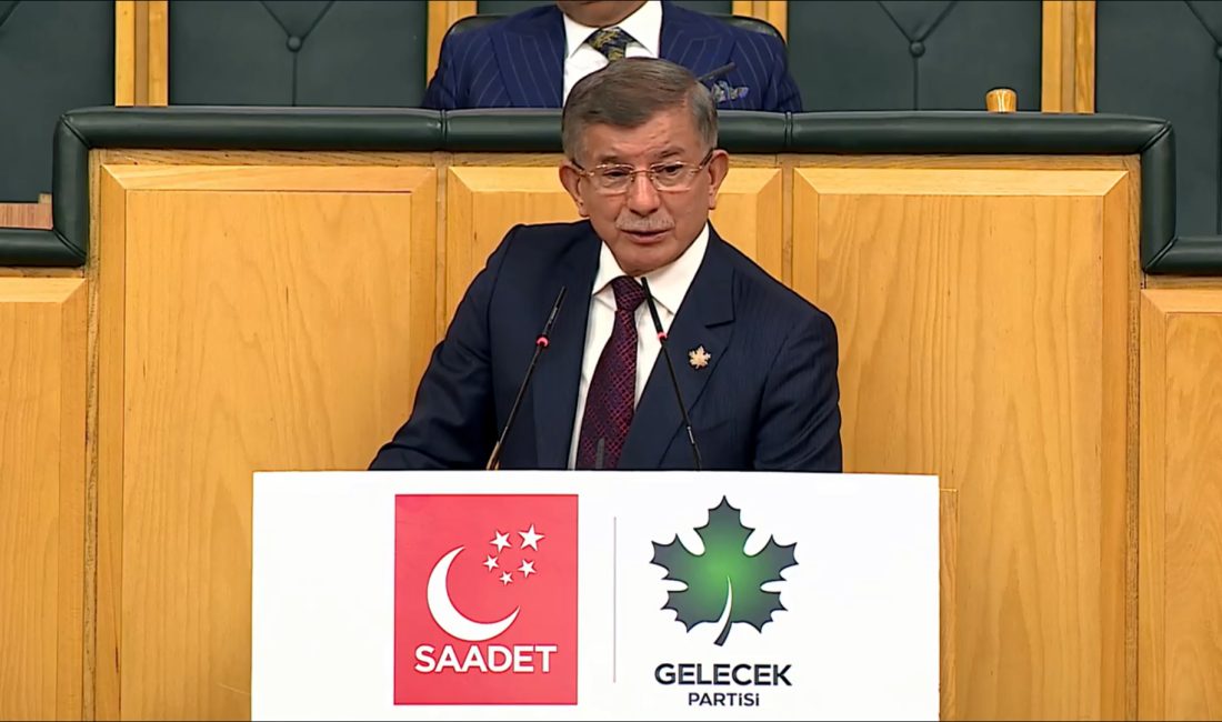 Ahmet Davutoğlu, Filistin’deki çadır kamplarına yapılan saldırıları kınayarak, “İslam dünyası