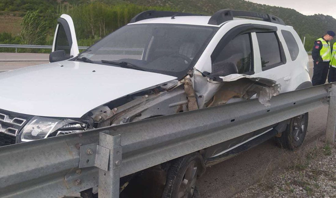 Tokat’ta trafikte seyir halindeyken kalp krizi geçiren sürücü, direksiyon hakimiyetini