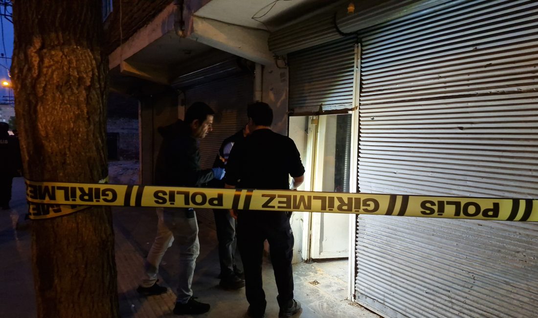 Diyarbakır’da Güvercin Sebebiyle Silahlı Kavga: 3 Yaralı Diyarbakır’ın Bağlar ilçesinde,