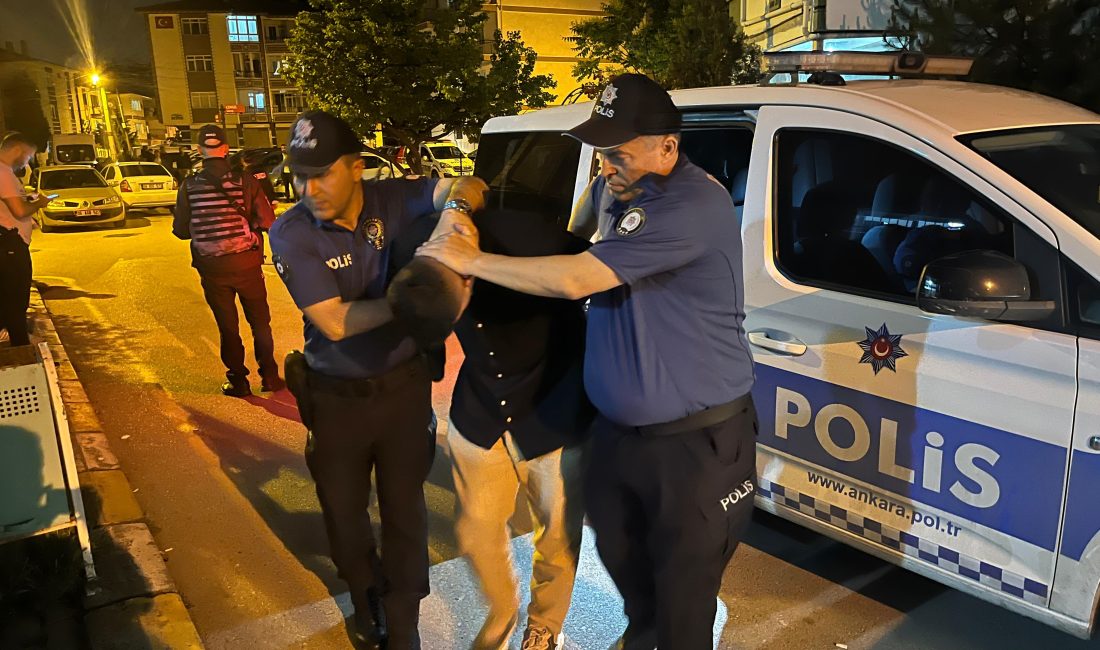 Sincan Malazgirt Mahallesi’nde akşam saatlerinde gerçekleşen olayda silahla ateş edildiği