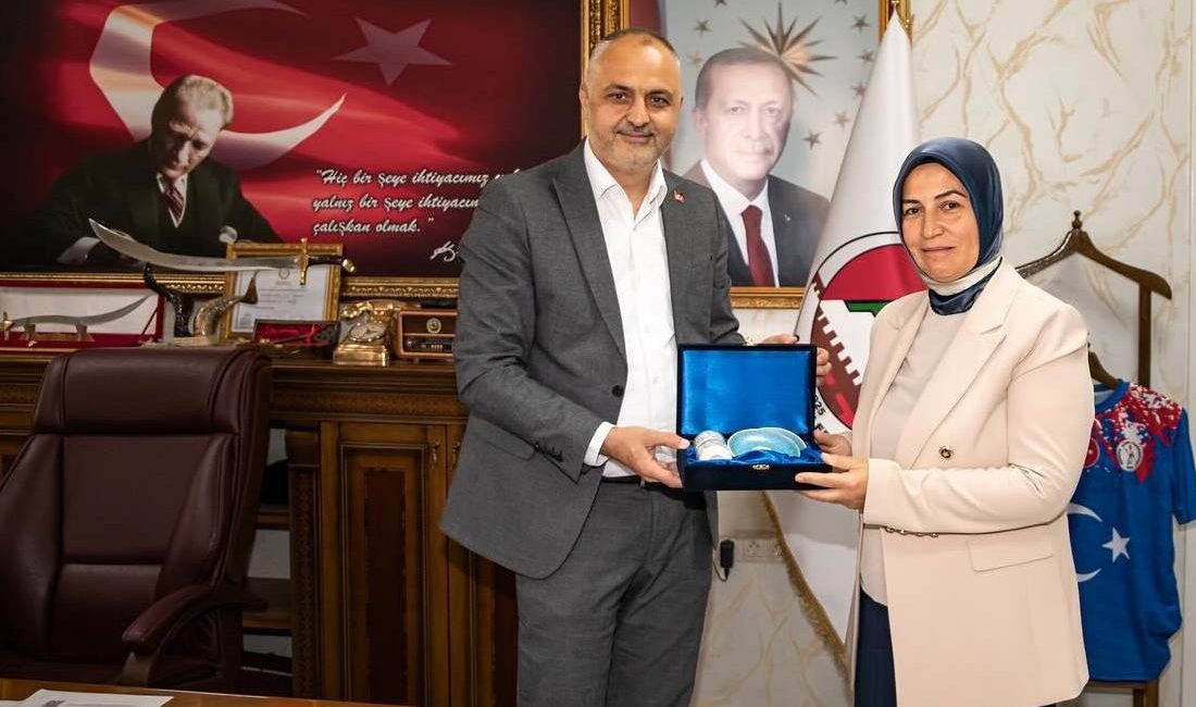 İl Kadın Kolları Başkanı Yavuz, Belediye Başkanı Gökşen’i ziyaret etti