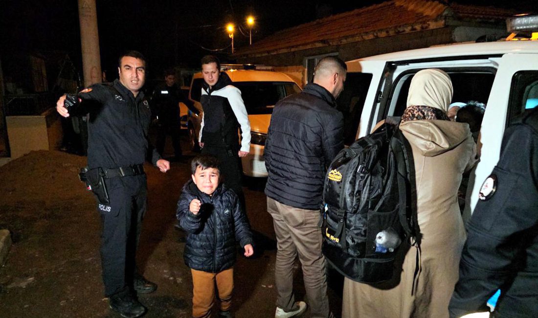 Edirne’de polisin düzenlediği operasyonda 16 kaçak göçmen evde yakalandı. Ev