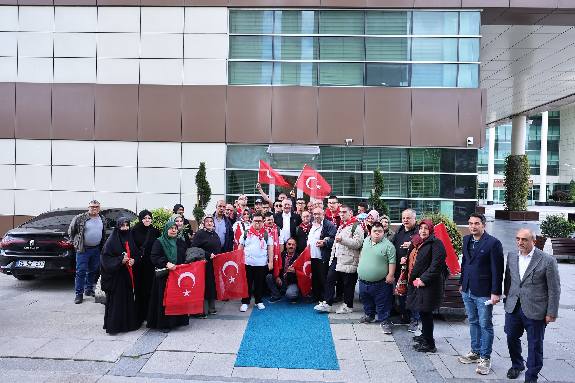 Sultangazi'de Engelliler Haftası'nda Özel Gereksinimli Bireyler İçin Askerlik Eğlencesi düzenlendi.