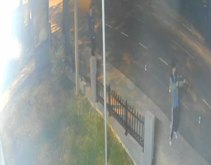 Beylikdüzü’nde meydana gelen olayda, sokakta yürüyen bir kişiyi gasp etmeye