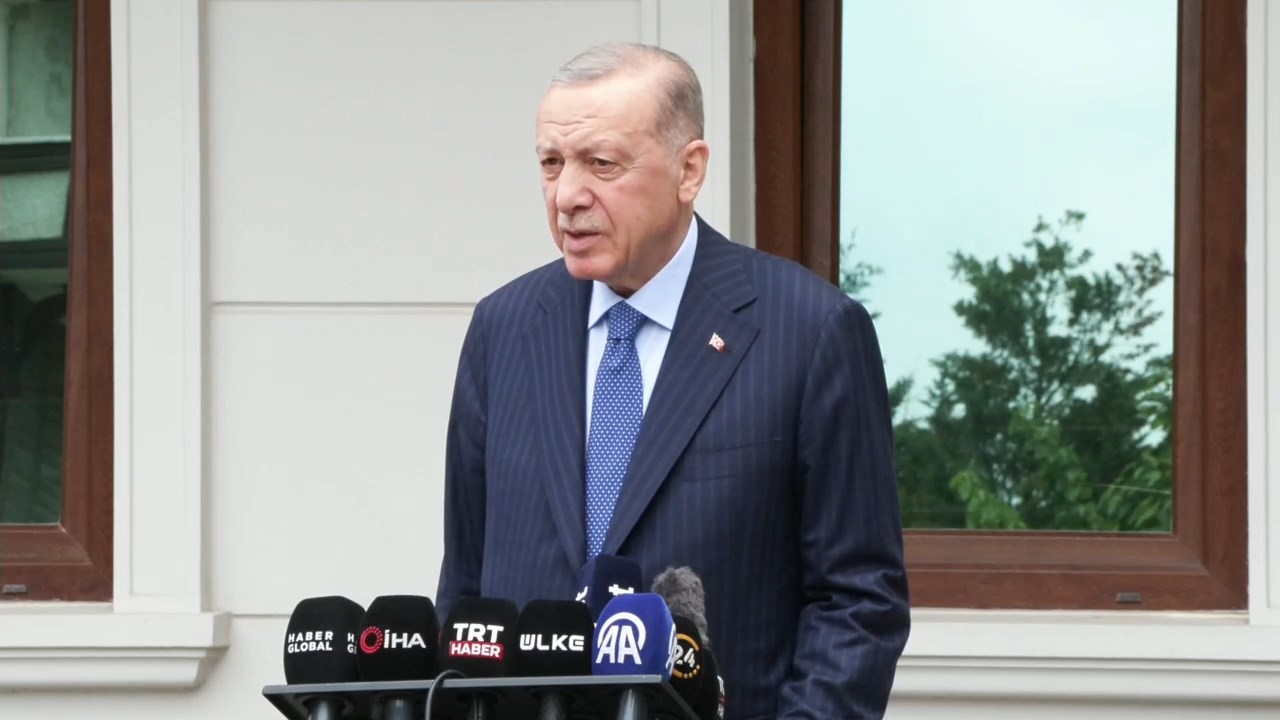 Cumhurbaşkanı Erdoğan, CHP Genel Başkanı Özgür Özel ile Yapılacak Ziyaretin Siyasete Olumlu Etki Yapacağını Belirtti.