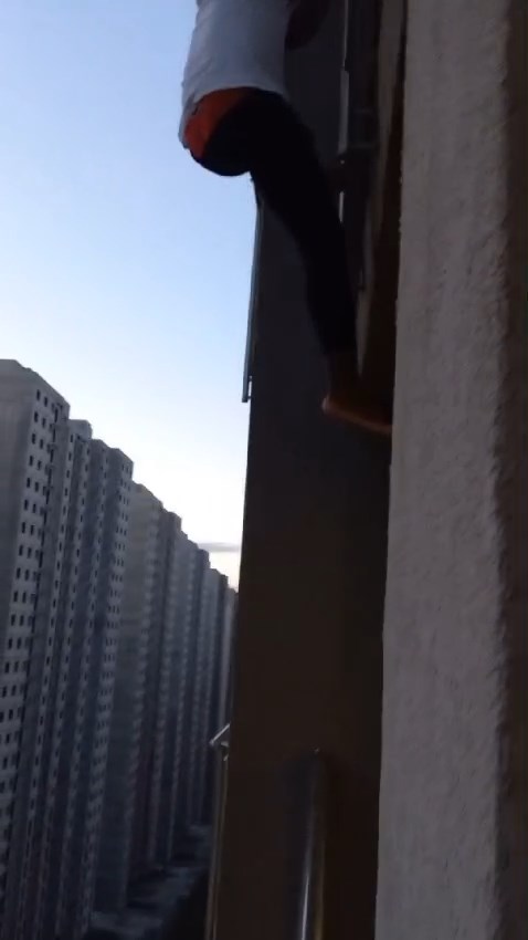 Esenyurt'ta Polis Kaçmaya Çalışan Yabancı Uyruklu Şahsı Yakaladı