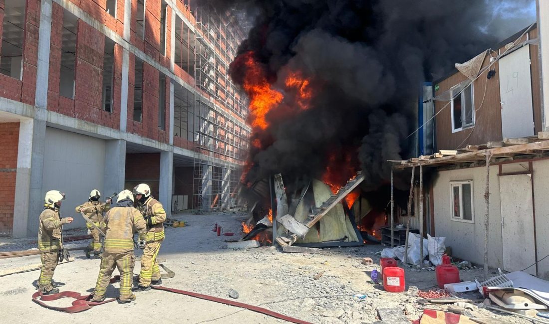 Esneyurt’ta bir inşaat alanında çıkan yangın, işçilerin kaldığı konteynerde kısa