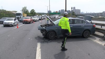 TEM Otoyolunda Zincirleme Kaza: Aracın Arkadan Vurulması Sonucu Meydana Gelen Trafik Yoğunluğu