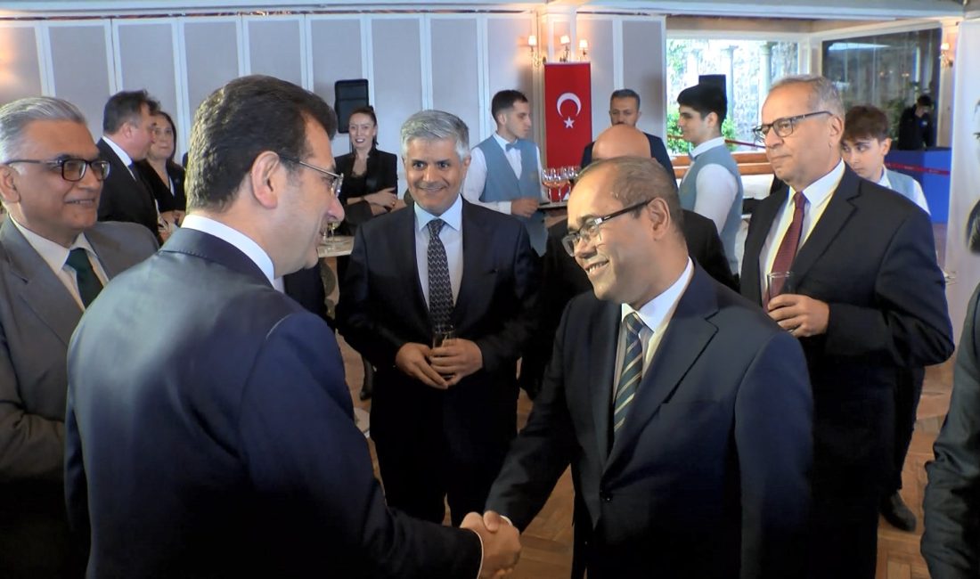 İstanbul Büyükşehir Belediye Başkanı Ekrem İmamoğlu, İstanbul’da görev yapan yabancı