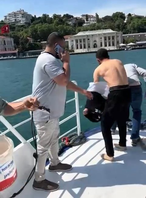 Beşiktaş’ta bir tur teknesinde