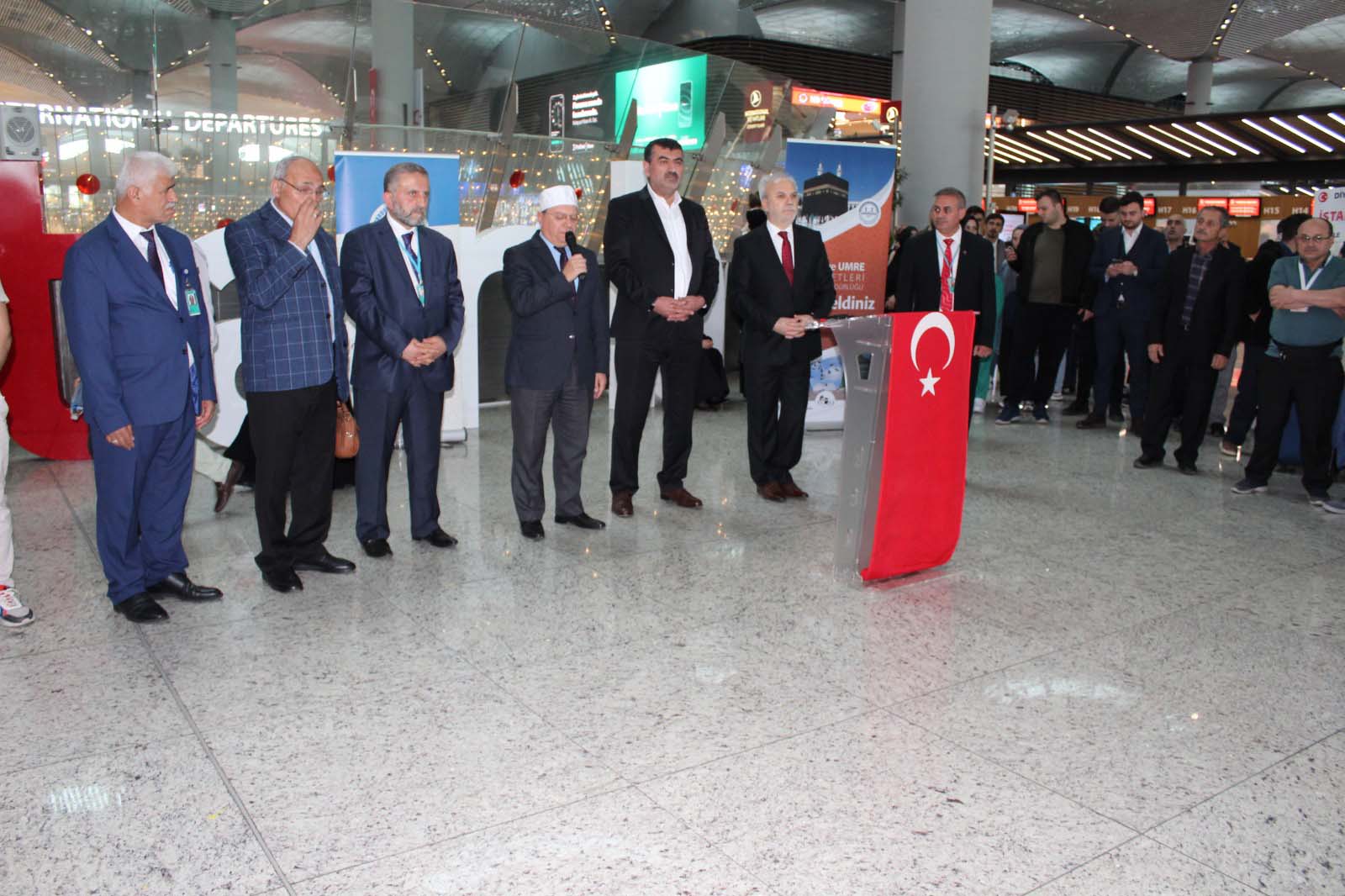 İstanbul Havalimanı'ndan Kutsal Topraklara Hacı Adayları Dualarla Uğurlandı