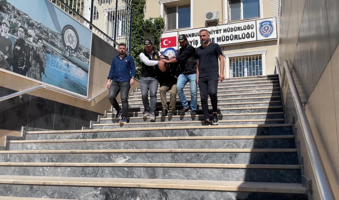 Pendik’te 4 farklı çöp konteynerinde parçalanmış bir erkek cesedi bulundu.