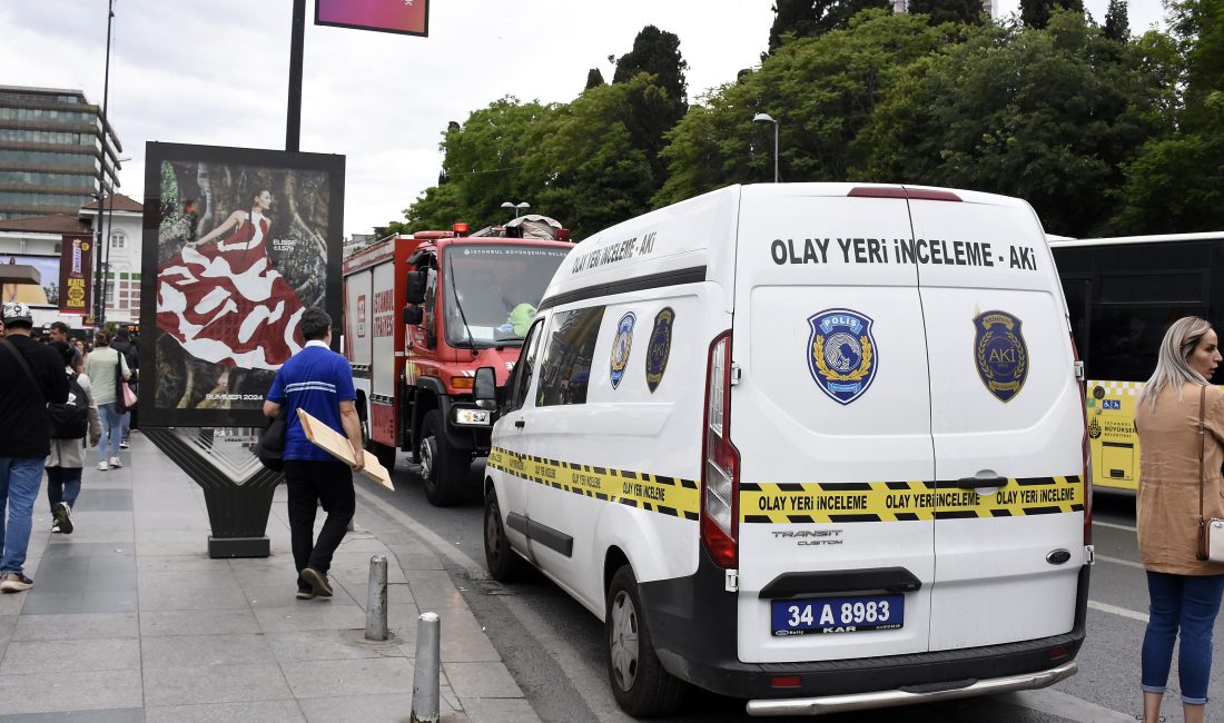 İstanbul’da Şişli-Mecidiyeköy metro istasyonunda, raylara atlayarak elektrik akımına kapılan E.D.