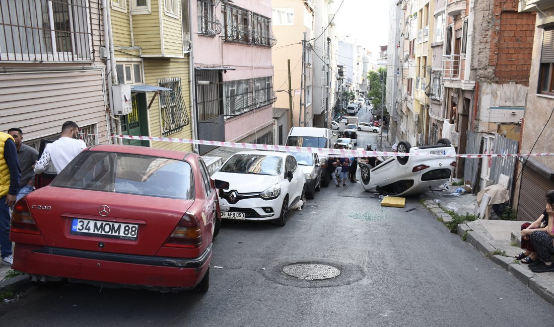 Şişli’de otomobilin park halindeki araçlara çarparak takla atması sonucu meydana
